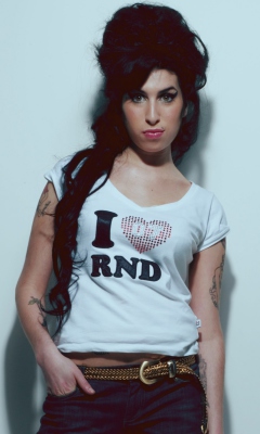 Fondo de pantalla Amy Winehouse 240x400