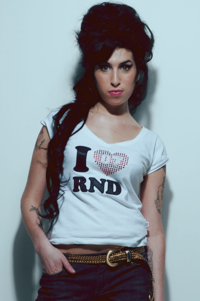 Das Amy Winehouse Wallpaper 640x960