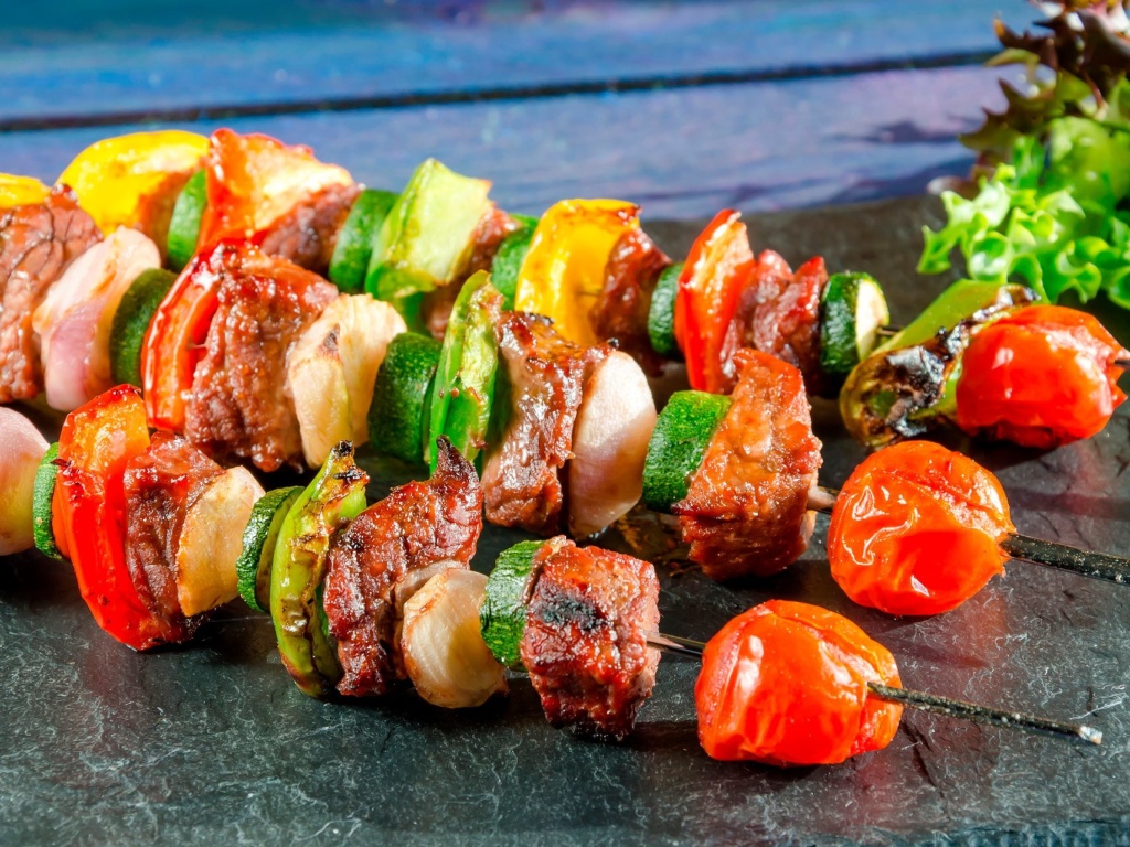 Das Shish kebab barbecue Wallpaper 1024x768