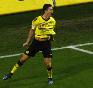 Kostenloses Robert Lewandowski Wallpaper für Nokia 6230i