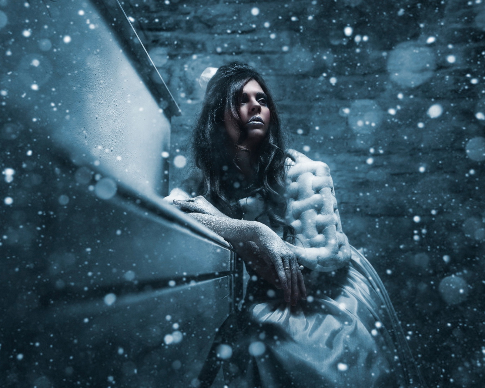 Das Snow Woman Wallpaper 1600x1280