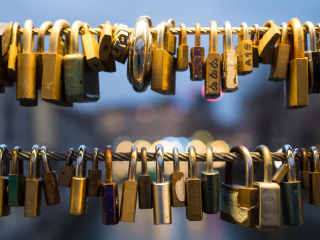 Love Padlocks screenshot #1 320x240