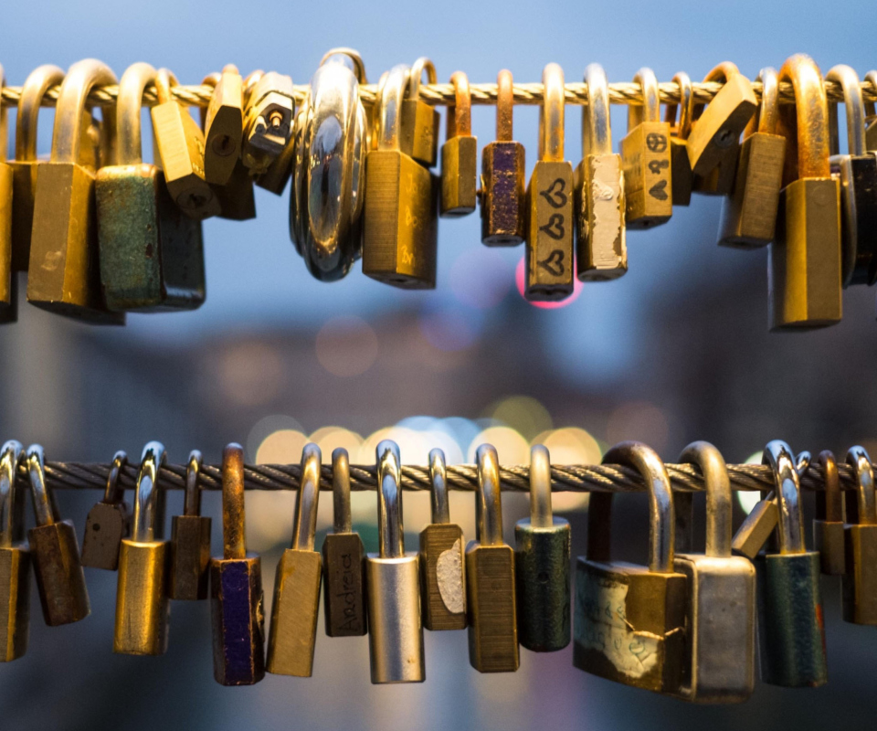 Love Padlocks screenshot #1 960x800