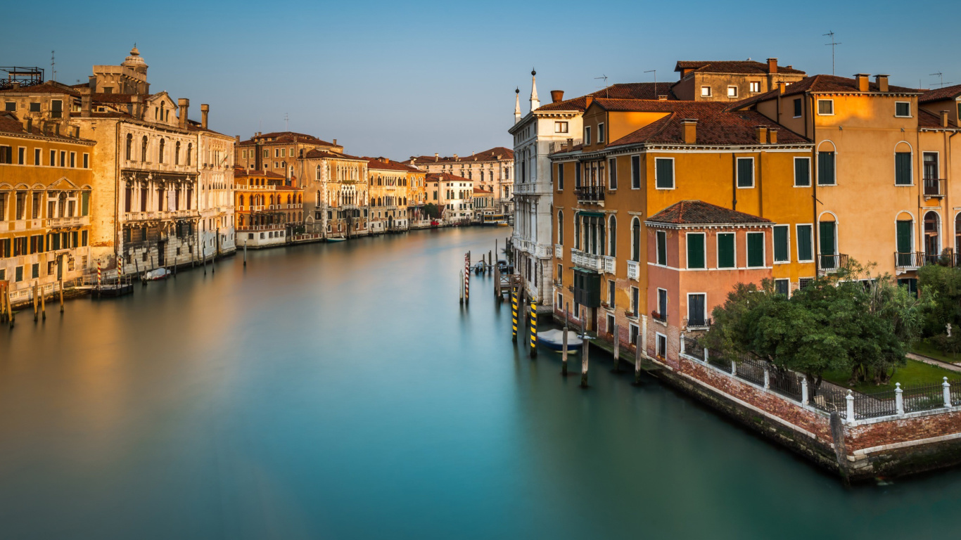 Venice Grand Canal Trip wallpaper 1366x768