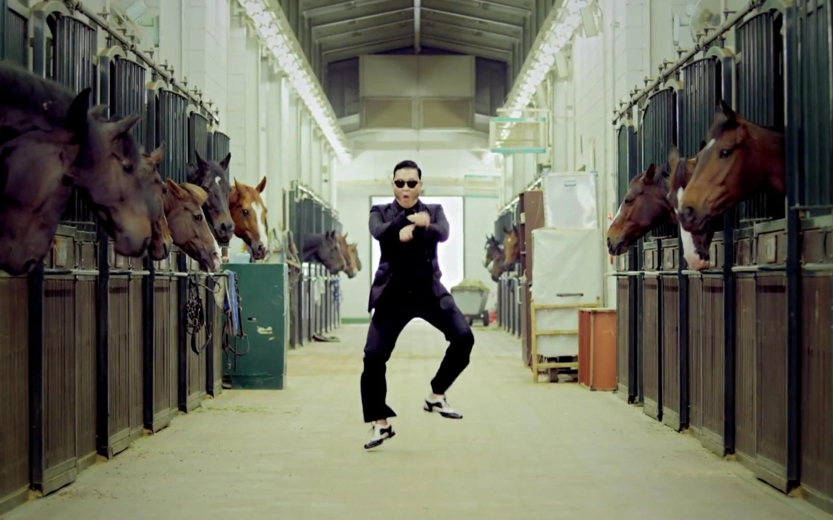 Gangnam Style Dancing wallpaper 1680x1050