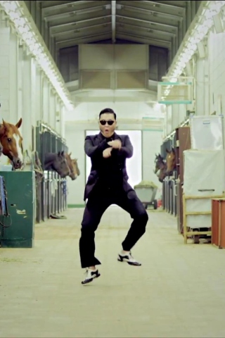 Das Gangnam Style Dancing Wallpaper 320x480
