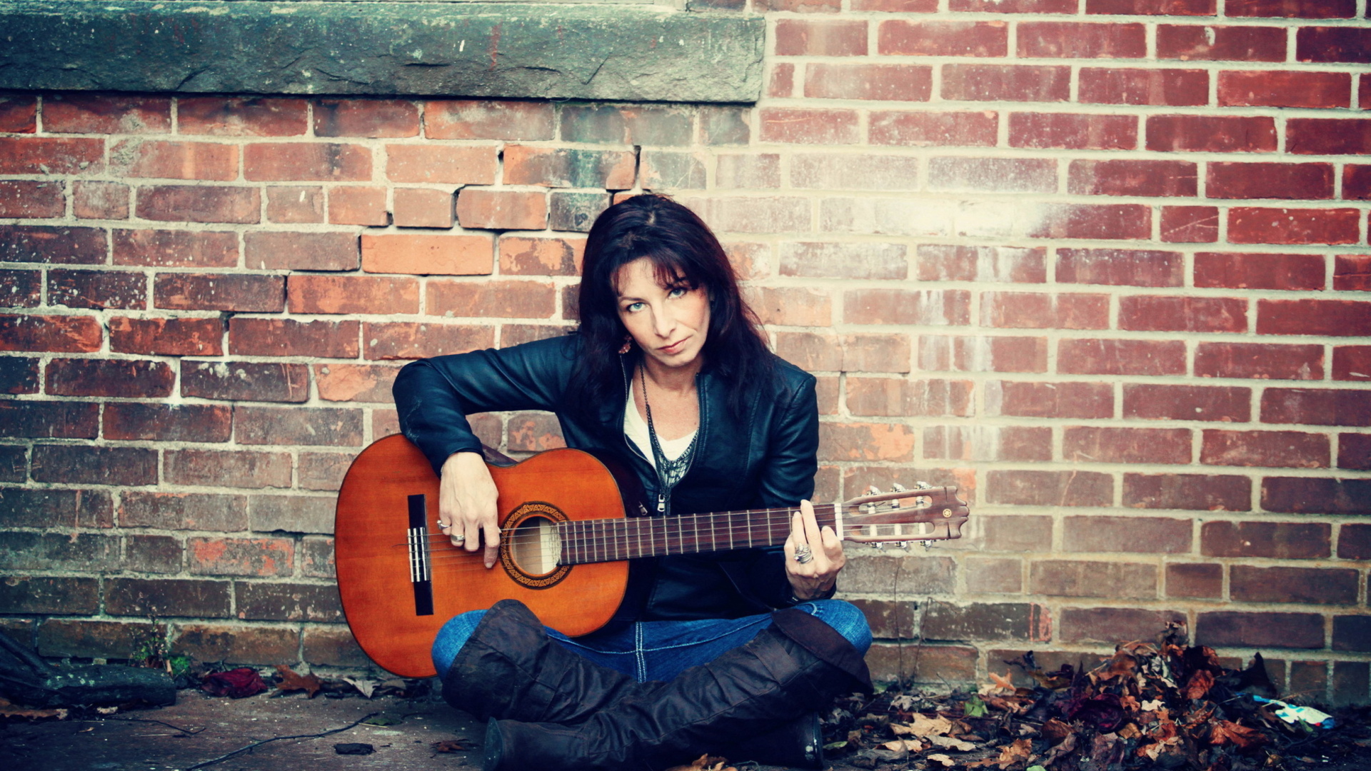 Woman With Guitar wallpaper 1920x1080