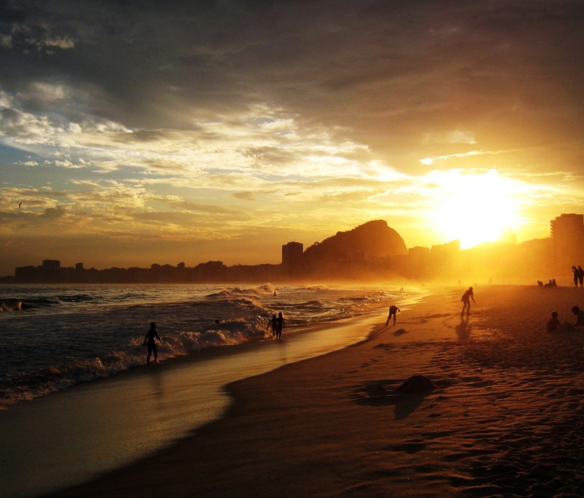 Обои Copacabana Beach Sunset 1200x1024