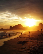 Обои Copacabana Beach Sunset 176x220