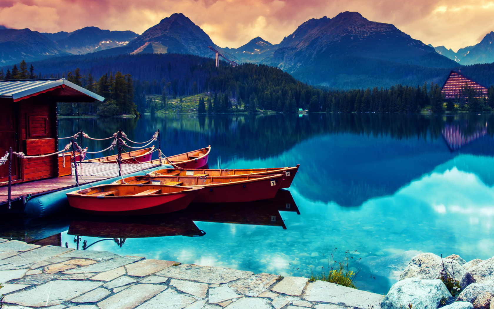 Screenshot №1 pro téma Beautiful Lake Sunset 1680x1050