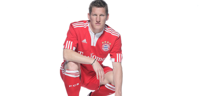 Обои Bastian Schweinsteiger 720x320