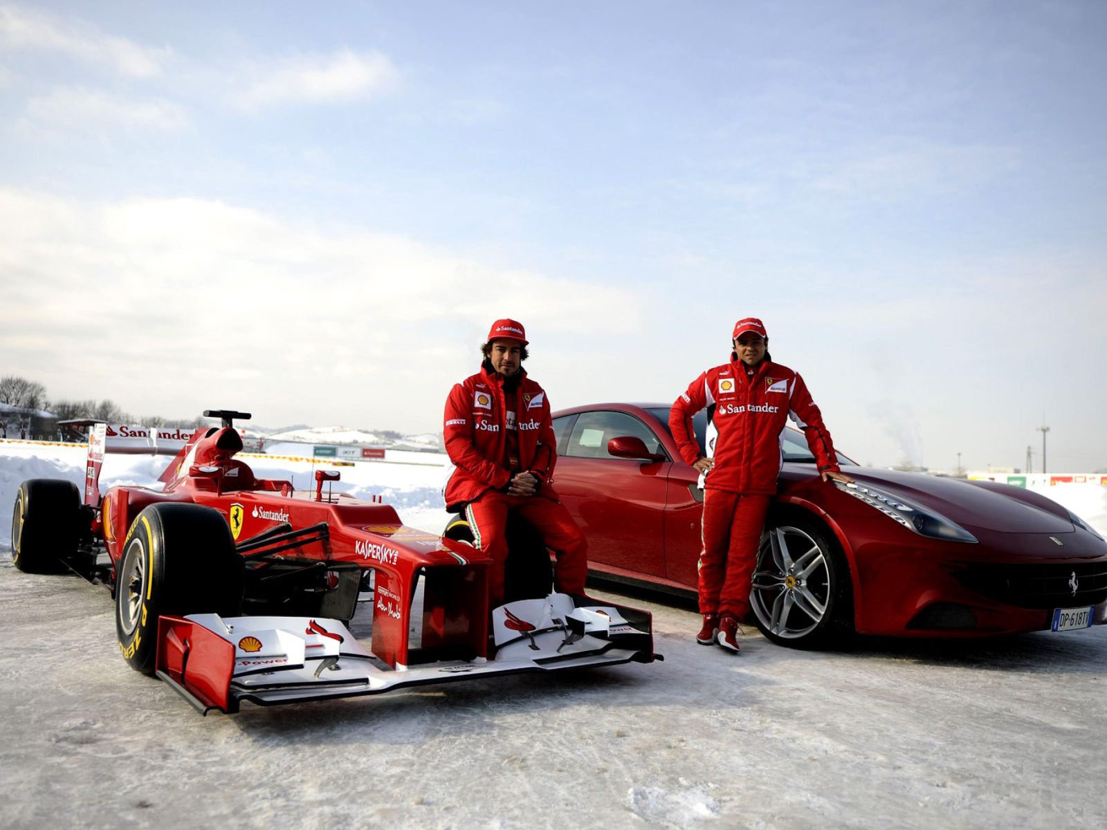 Обои Fernando Alonso in Ferrari 1600x1200