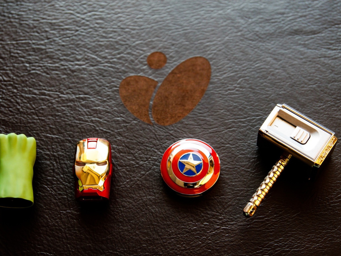 Avengers USB Flash Drives screenshot #1 1400x1050