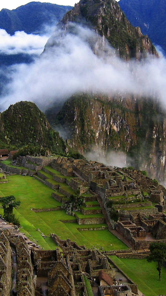 Machu Picchu wallpaper 640x1136