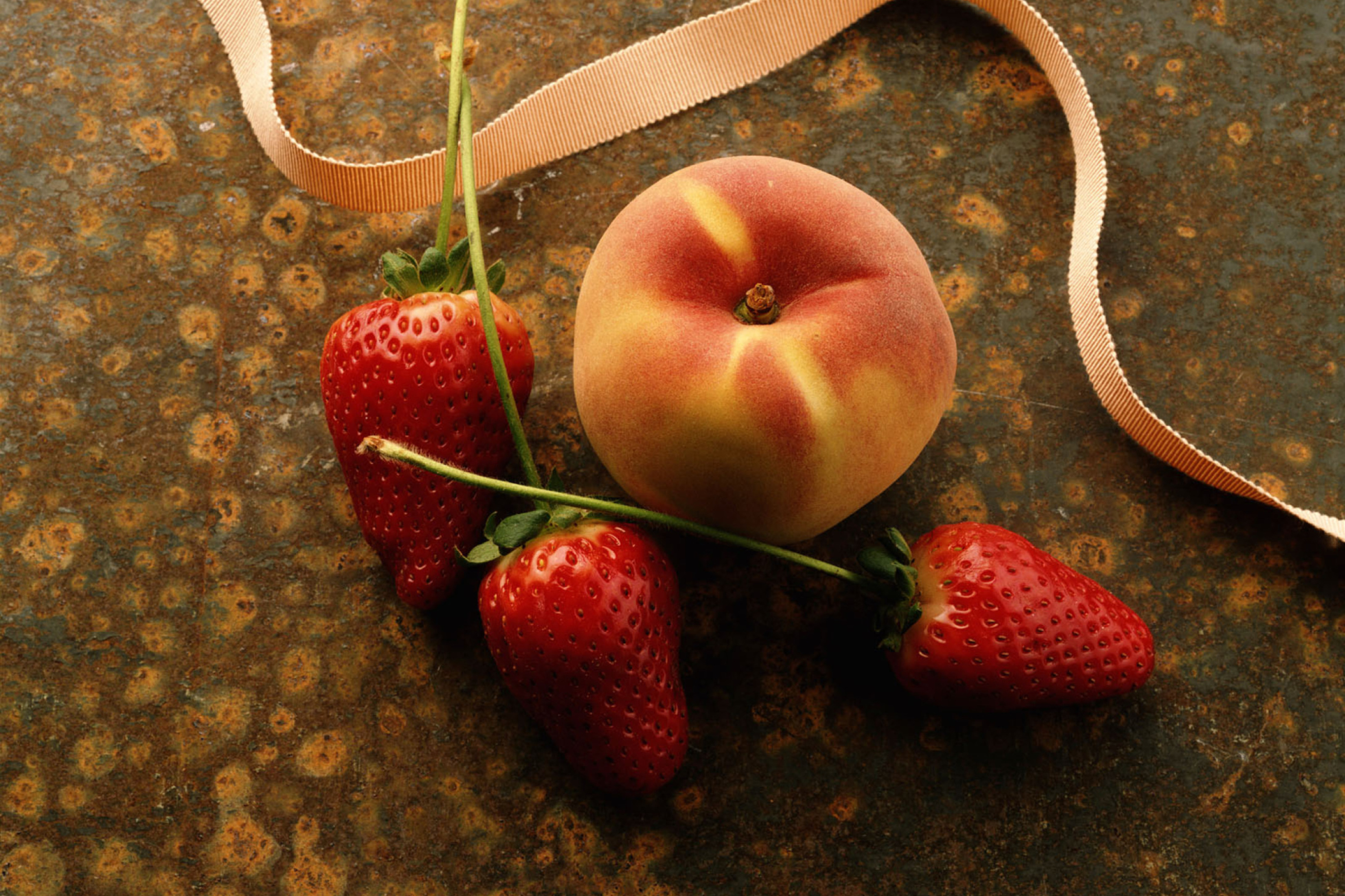 Screenshot №1 pro téma Strawberry And Peach 2880x1920