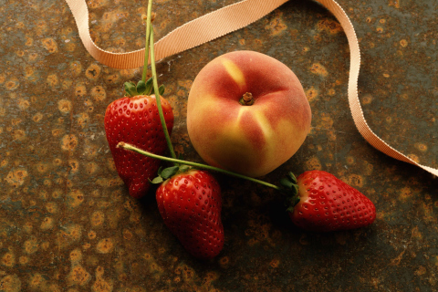 Strawberry And Peach screenshot #1 480x320