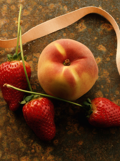 Strawberry And Peach screenshot #1 480x640