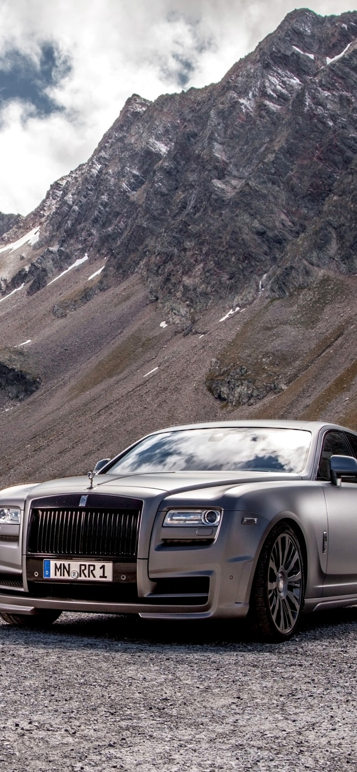 Das Rolls Royce Ghost Tuning Wallpaper 1170x2532