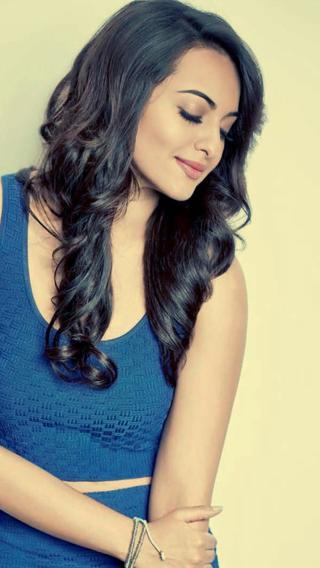 Sonakshi Sinha wallpaper 640x1136