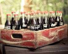 Fondo de pantalla Vintage Coca-Cola Bottles 220x176