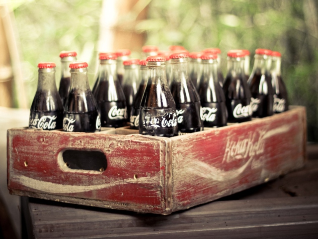 Fondo de pantalla Vintage Coca-Cola Bottles 640x480