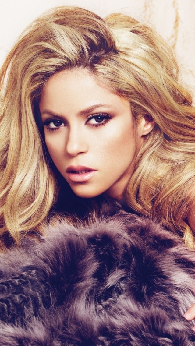 Shakira screenshot #1 640x1136