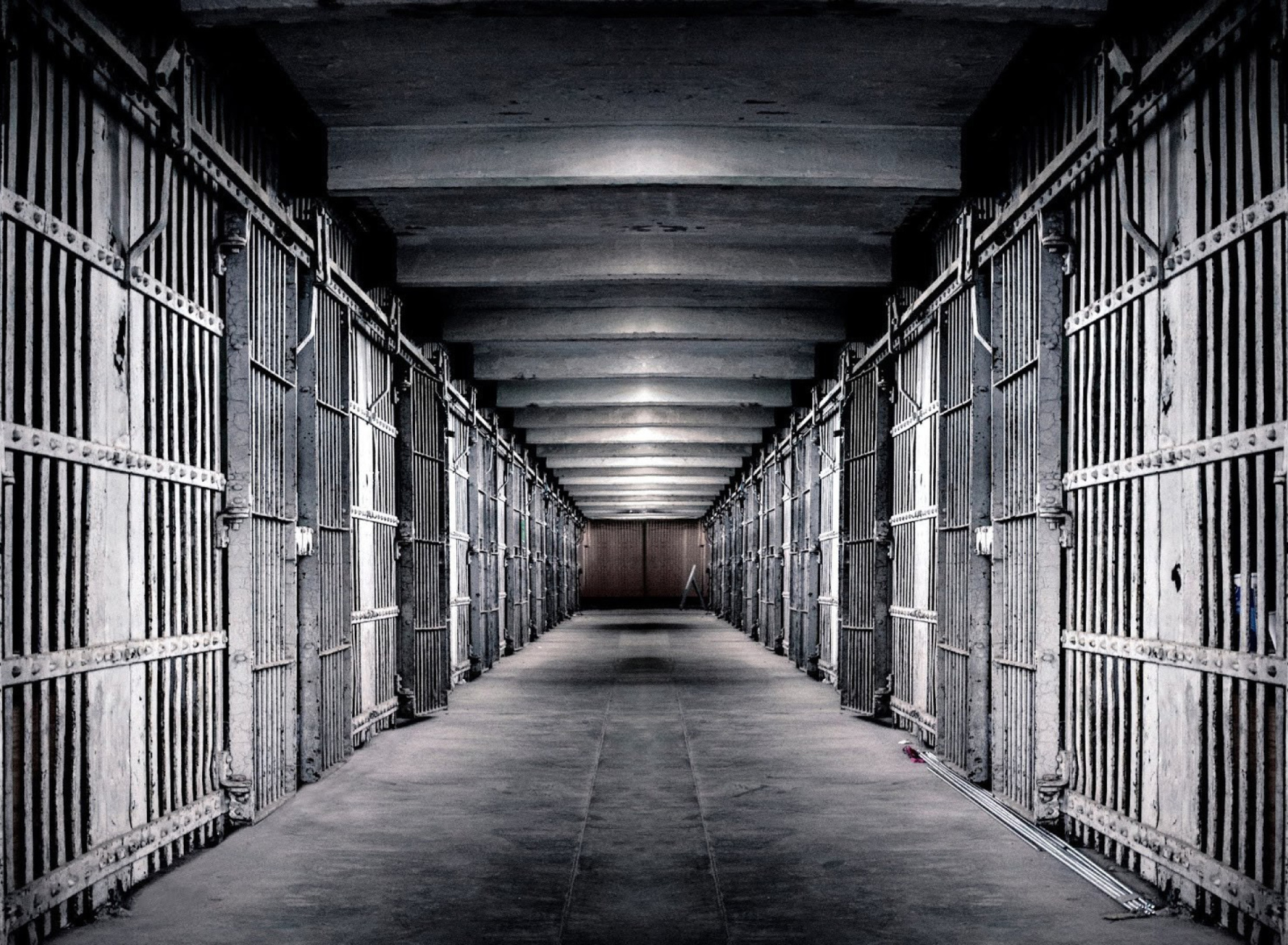 Обои Inside in Alcatraz Prison 1920x1408