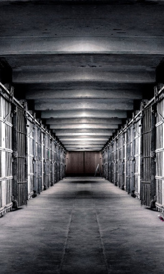 Das Inside in Alcatraz Prison Wallpaper 240x400