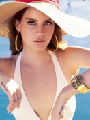 Fondo de pantalla Lana Del Rey In Pool 132x176