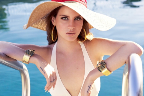 Lana Del Rey In Pool wallpaper 480x320