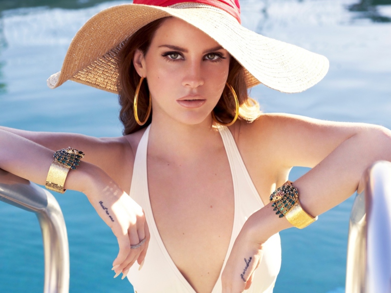 Screenshot №1 pro téma Lana Del Rey In Pool 800x600