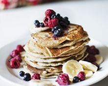 Pancakes With Sweet Berries wallpaper 220x176