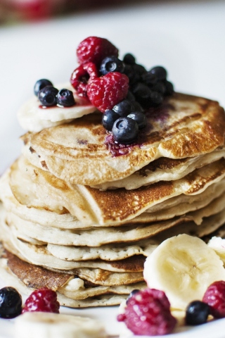 Screenshot №1 pro téma Pancakes With Sweet Berries 320x480