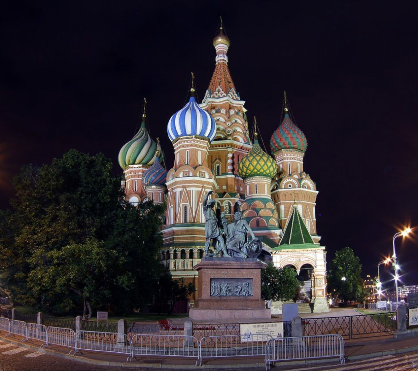 Sfondi Cathedral of Vasily the Blessed in Red Square in Moscow 1440x1280