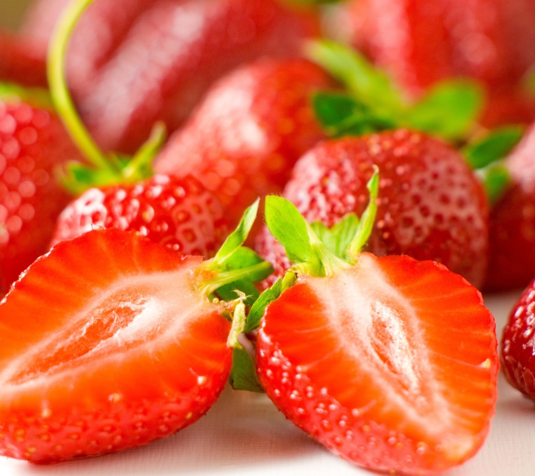Das Sweet Strawberries Wallpaper 1080x960