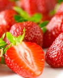Fondo de pantalla Sweet Strawberries 128x160