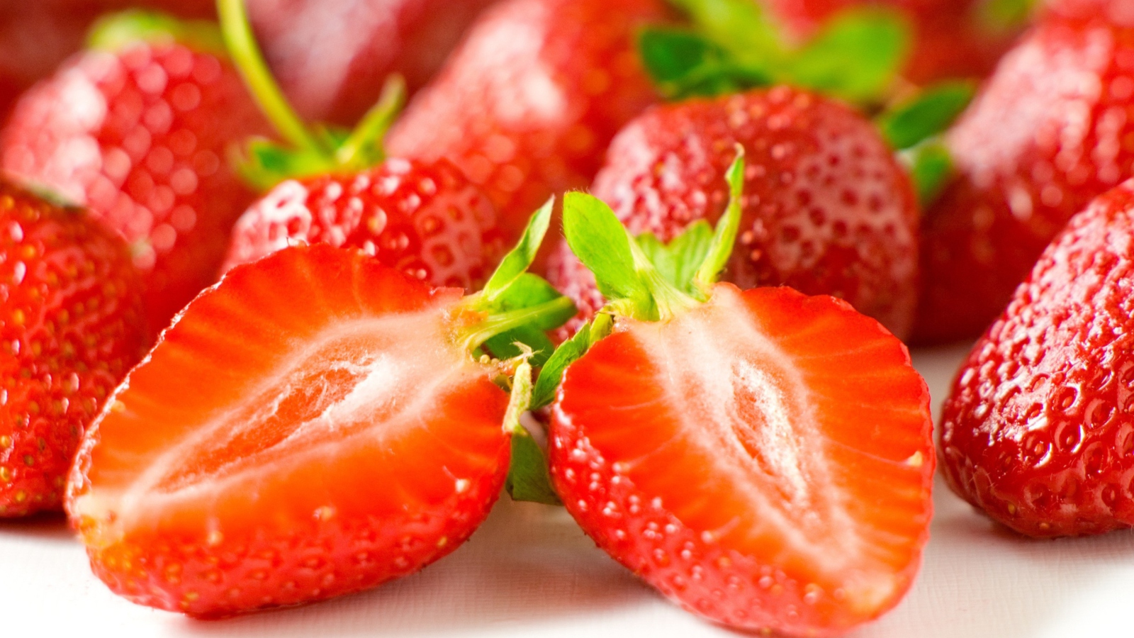 Das Sweet Strawberries Wallpaper 1600x900