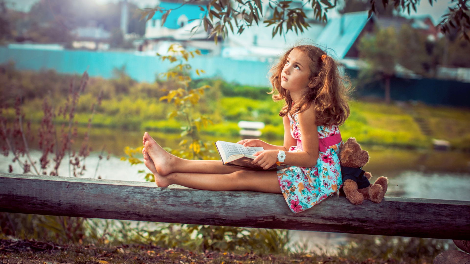 Cute Little Girl With Teddy Bear wallpaper 1920x1080