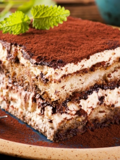 Das Amazing Tiramisu Wallpaper 240x320