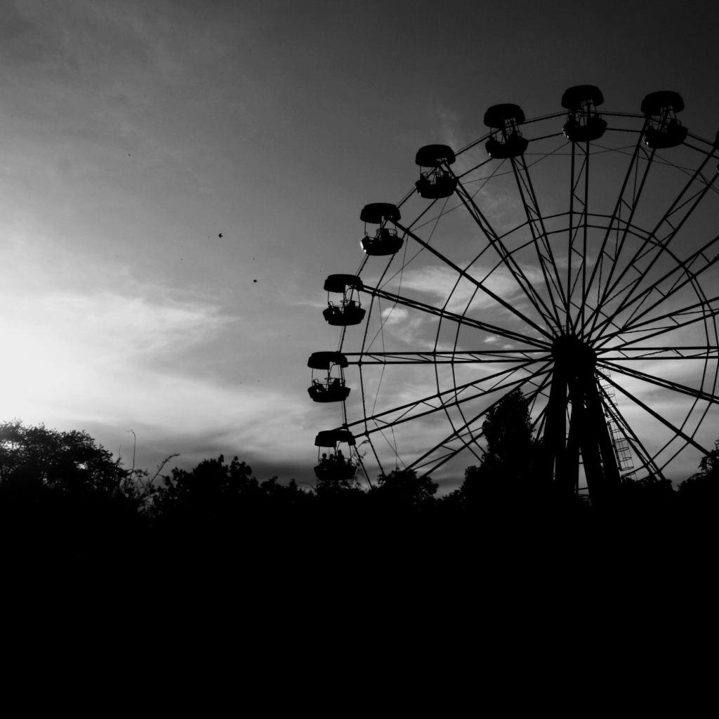 Ferris Wheel In Black And White wallpaper 1024x1024