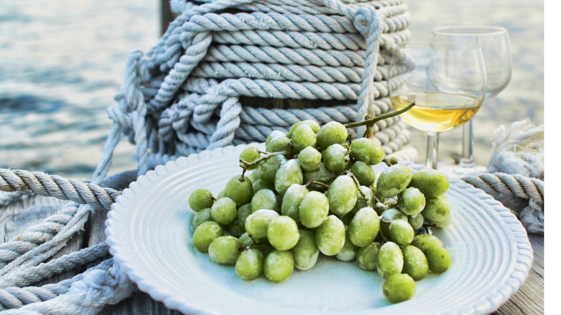 Sfondi Frozen Grapes 1920x1080