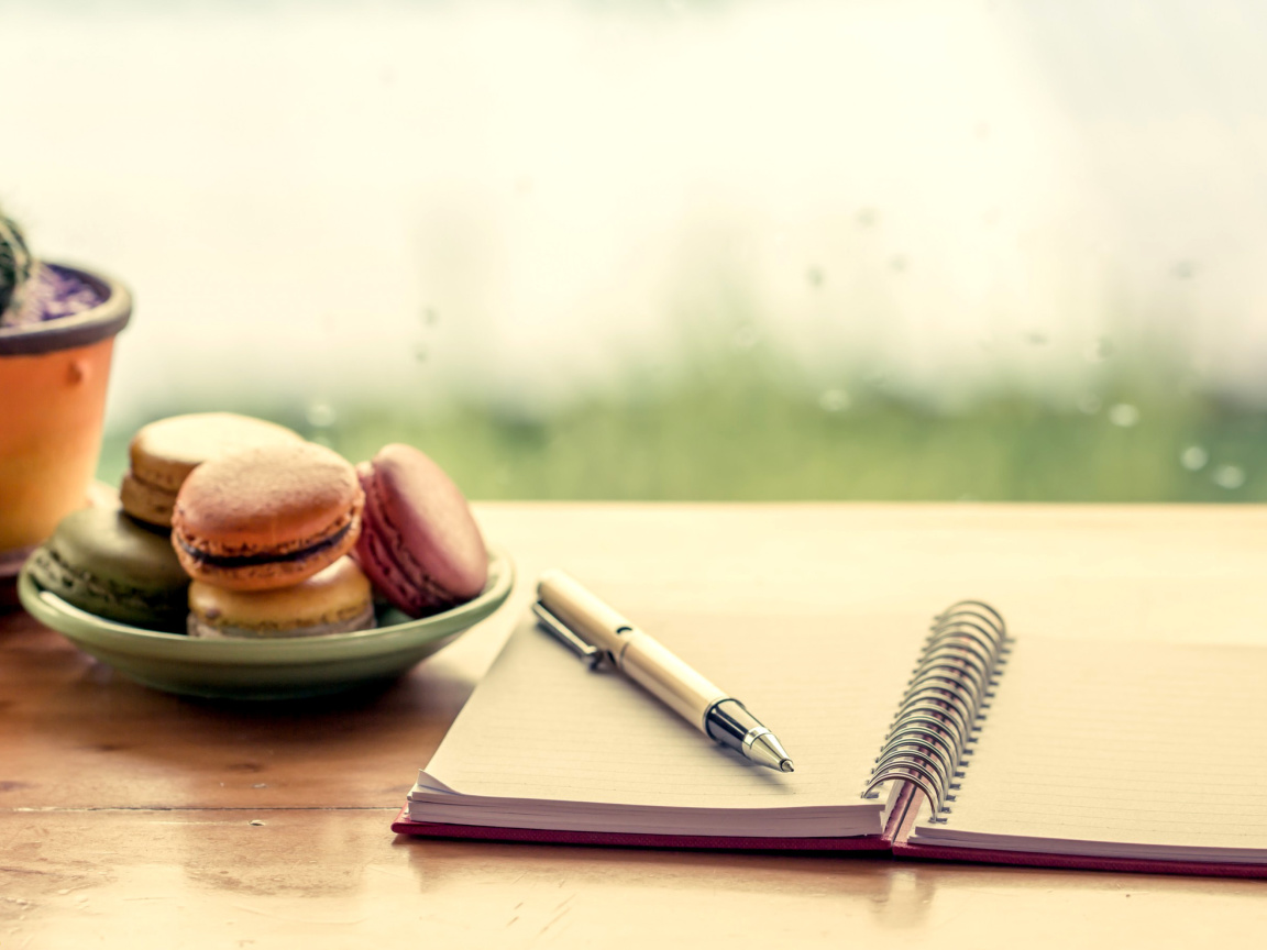 Sfondi Macaroons and Notebook 1152x864