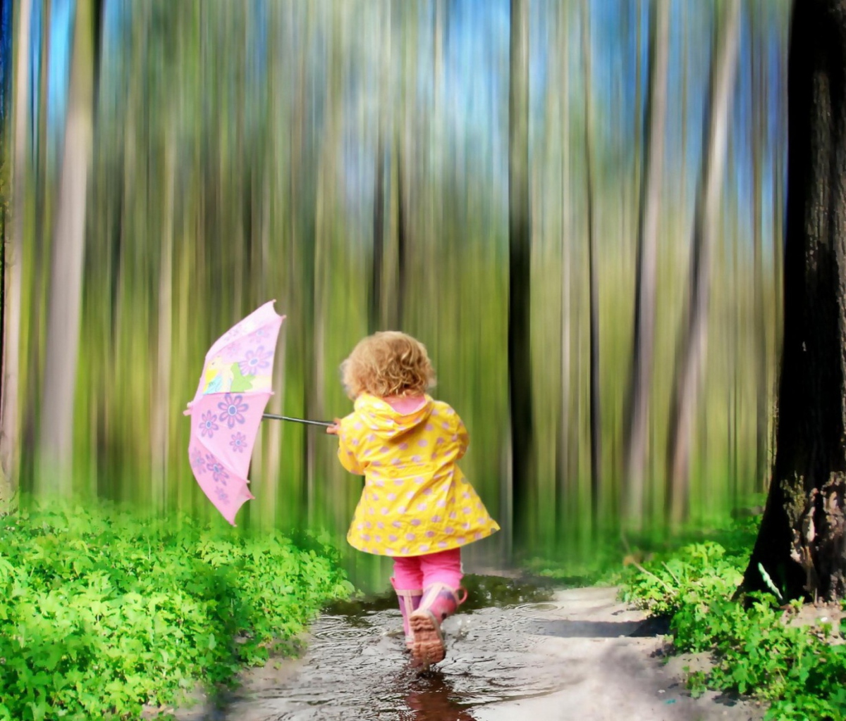 Child With Funny Pink Umbrella wallpaper 1200x1024
