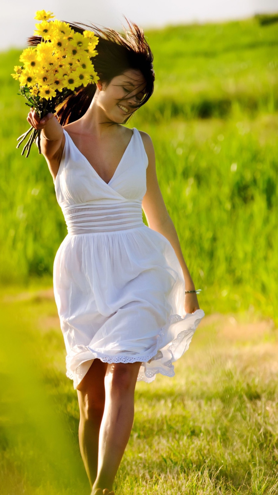 Screenshot №1 pro téma Girl With Yellow Flowers In Field 1080x1920