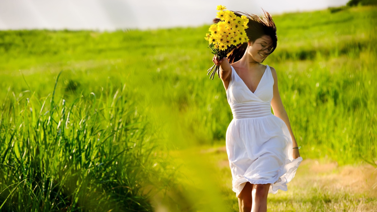Sfondi Girl With Yellow Flowers In Field 1280x720