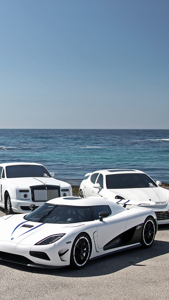 White Lamborghini wallpaper 640x1136