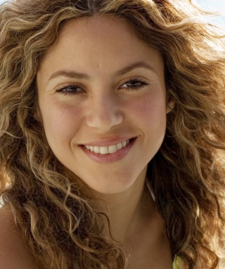 Cute Curly Shakira - Fondos de pantalla gratis para Nokia X3