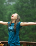 Sfondi Girl Under Rain 128x160