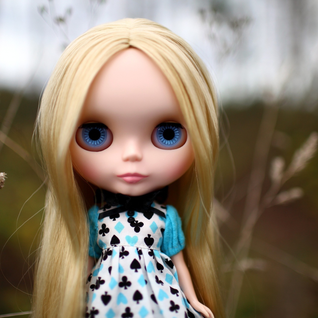 Sfondi Blonde China Doll With Blue Eyes 1024x1024