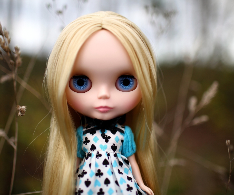 Fondo de pantalla Blonde China Doll With Blue Eyes 960x800